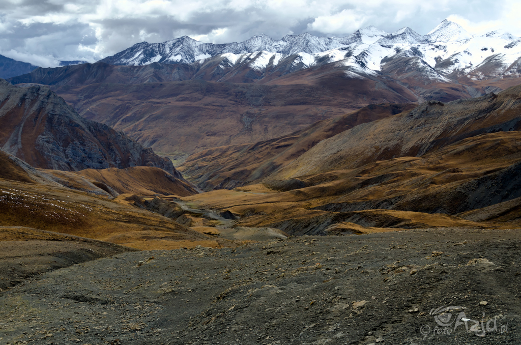 Dzień 16: Widok na Dolinę Tarap z przełęczy Chhoila La North (5080m)